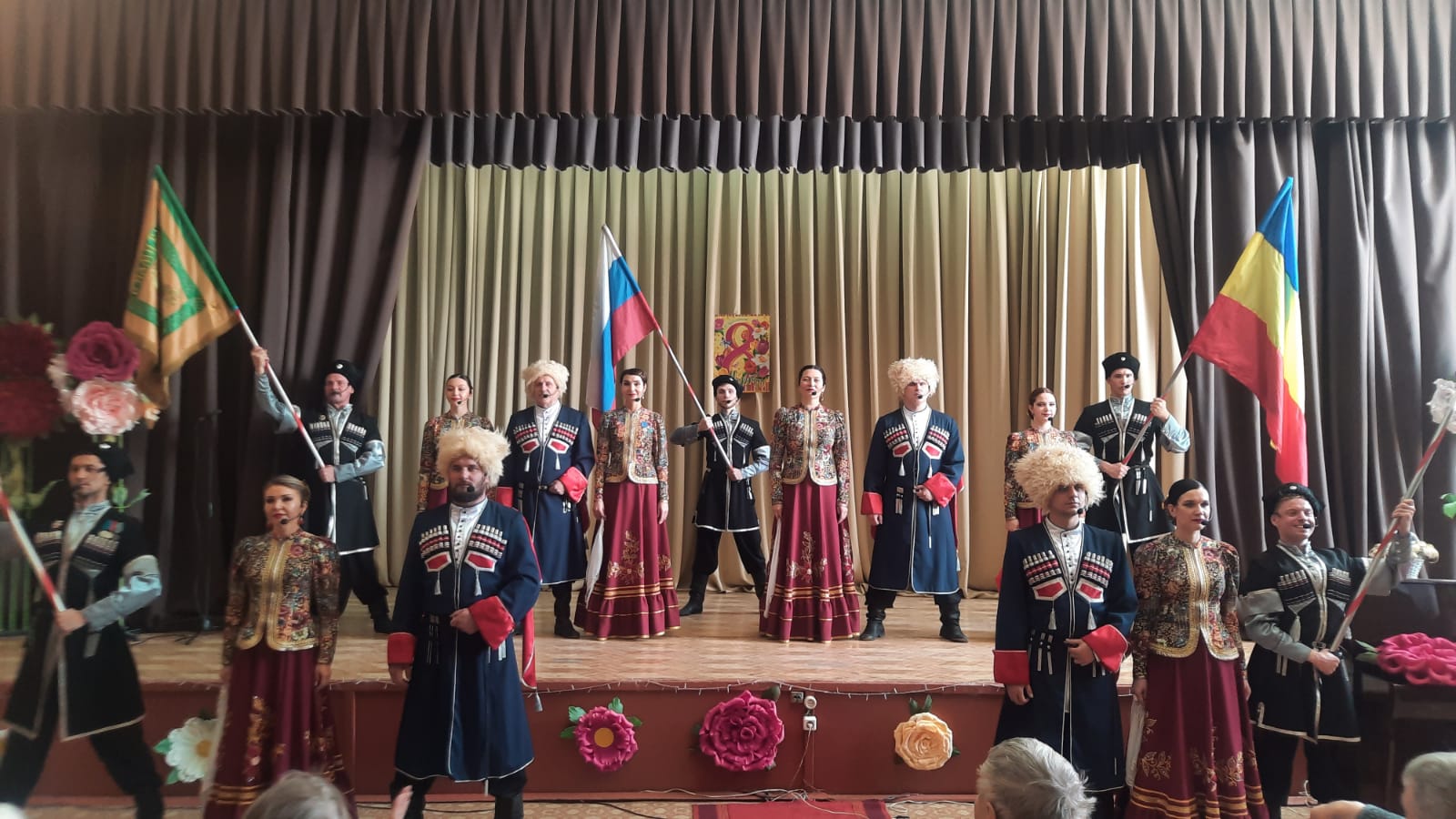 «Казачья застава» выступила в Доме ветеранов «Казачья застава» выступила в Доме ветеранов